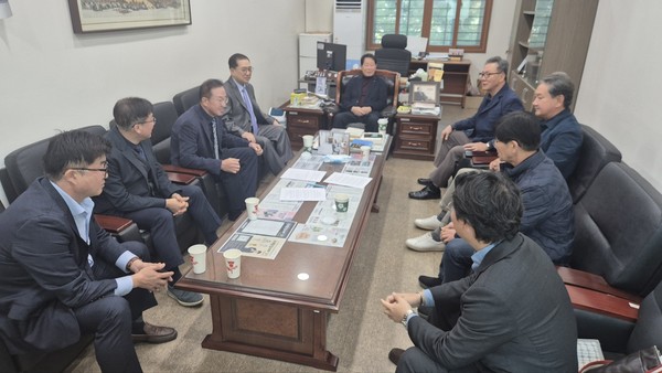 신한대학교 총동문회 임원단 성명서 채택